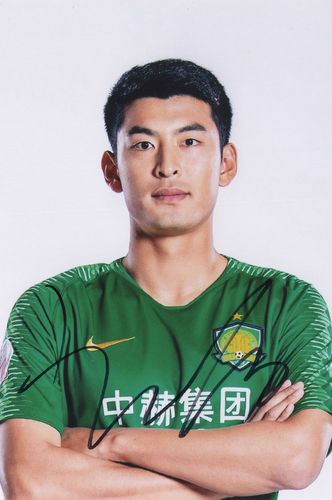 博主：近期出场机会寥寥，王子铭到国安基地自行加练