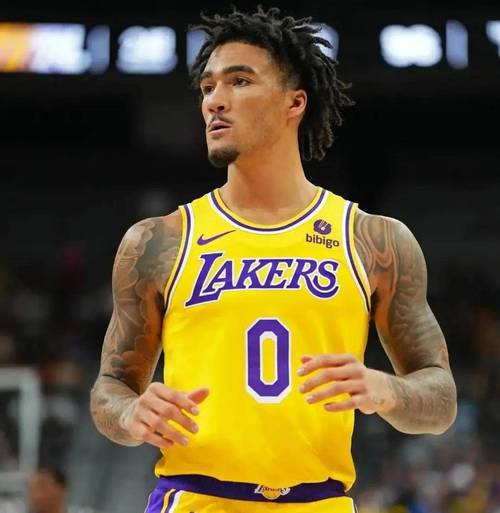 哈克斯谈球队打快:大家不停地切入跑动创造空间 这种风格很有趣