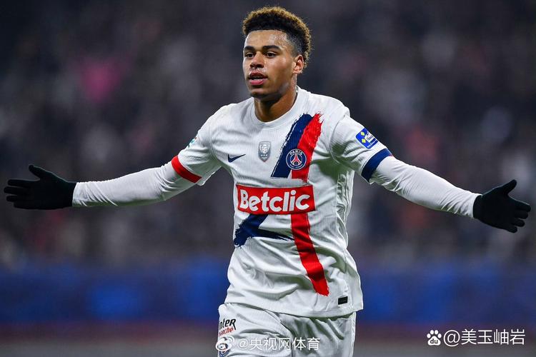 祝好!杜埃突破中倒地十分痛苦,法媒称可能长期缺阵