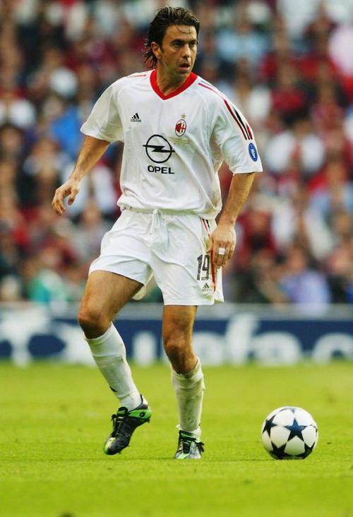 详细阅读:科斯塔库塔:米兰没有莱奥踢得更好,他在场上时球队不是整体 科斯塔库塔:米兰没有莱奥踢得更好,他在场上时球队不是整体