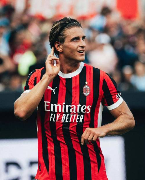 详细阅读:还得练!米兰主力前锋S-希门尼斯9场意甲0球,21次射门7次射正 还得练!米兰主力前锋S-希门尼斯9场意甲0球,21次射门7次射正