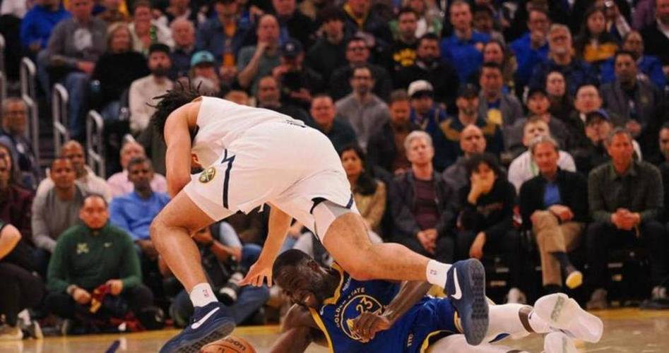 科尔:开赛七场以来我们的防守漏洞百出 屡屡被对手轻易突破