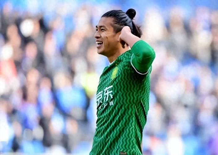 张玉宁:我觉得球迷发泄情绪可以理解,但肆意谩骂球员是不可取的