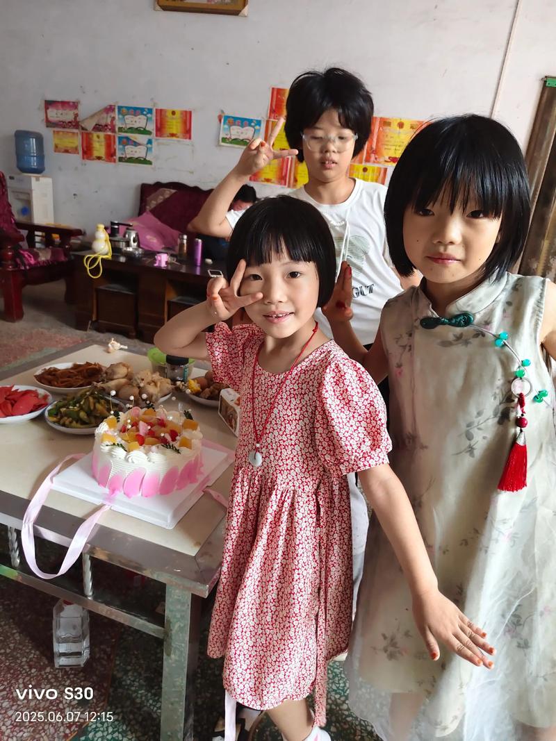 我爱我家小棉袄！39岁吉鲁社媒晒和女儿合照，祝其5岁生日快乐