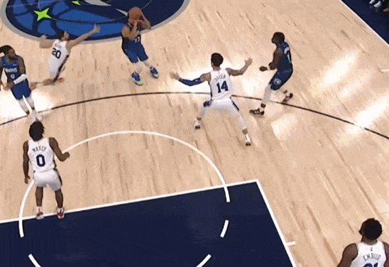 稳定火力！马克西半场9中4拿到10分3板4助 正负值+7